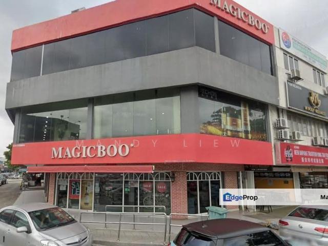 Shop for sale in Petaling Jaya, Petaling