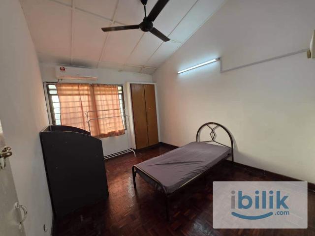 Room for rent in PJU 6, Petaling Jaya