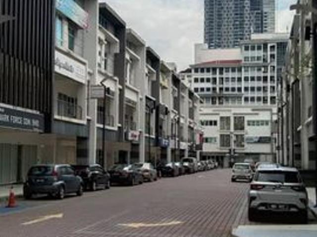 Shop for sale in Petaling, Damansara Damai