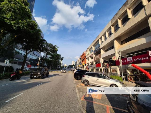 Shop for rent in Petaling Jaya, Petaling