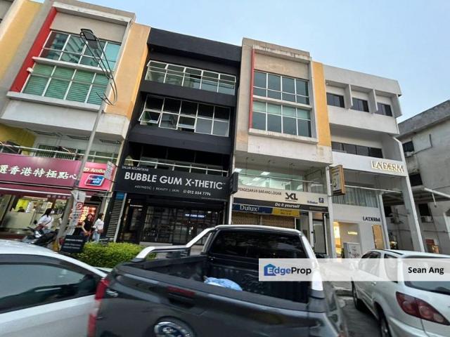 Shop for rent in Petaling Jaya, Petaling