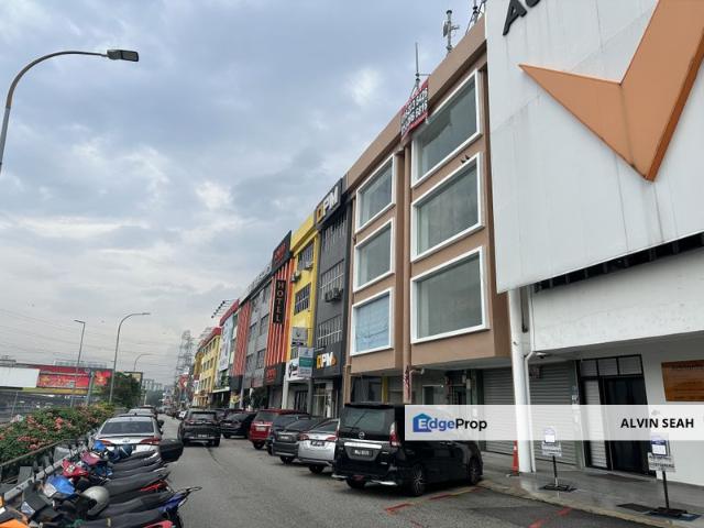 Shop for rent in Petaling, Damansara Damai
