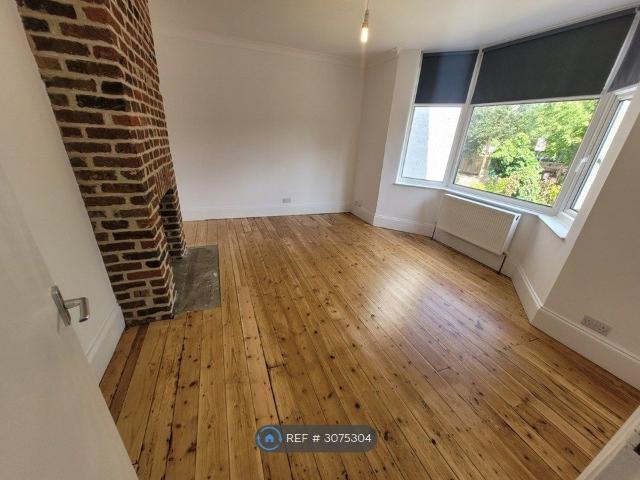 House for rent in London Borough of Southwark, Greater London
