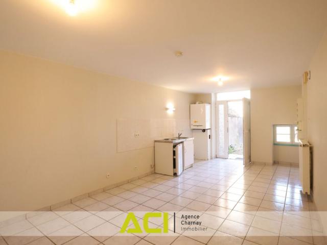 Studio location à Mâcon, Saint-albain