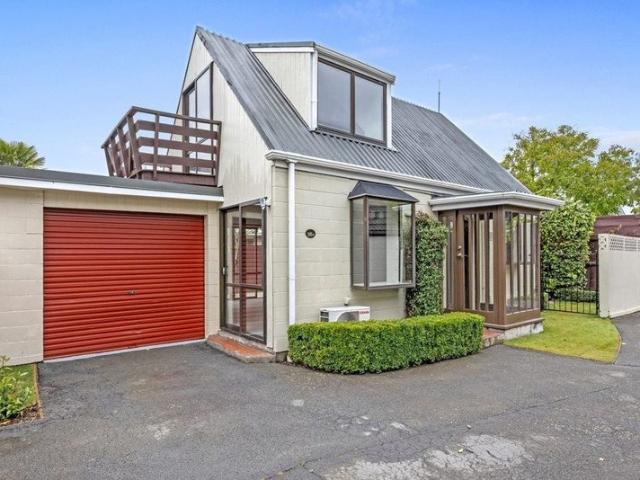 Apartment for rent in Heathcote, Canterbury