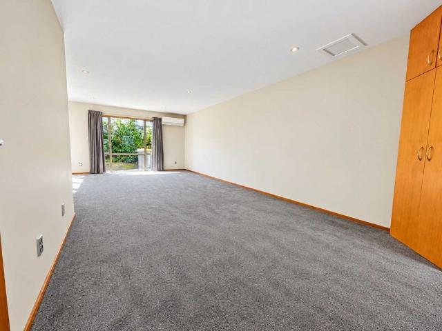 Townhouse for rent in Saint Albans, Linwood-Central-Heathcote Community