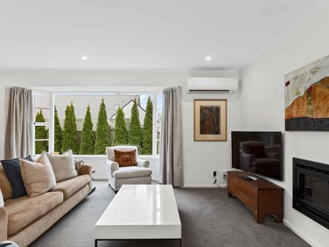 Townhouse for rent in Heathcote, Canterbury