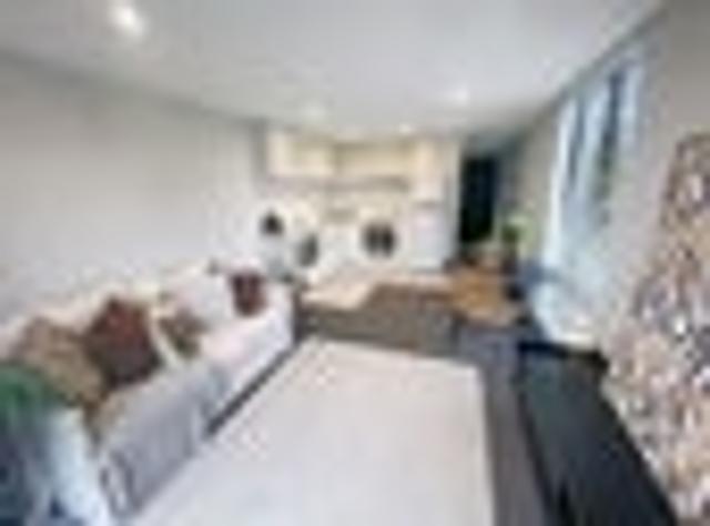 Townhouse for rent in Saint Albans, Canterbury