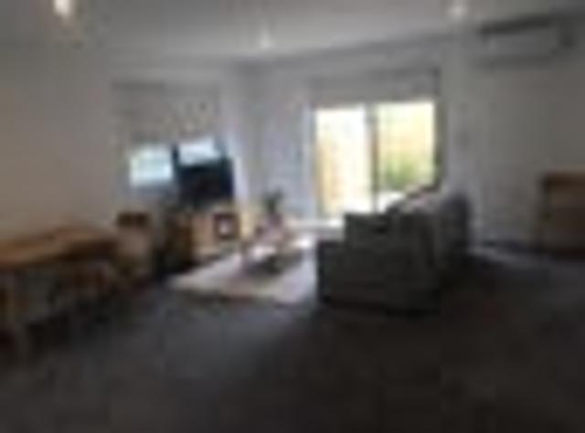 Townhouse for rent in Heathcote, Canterbury
