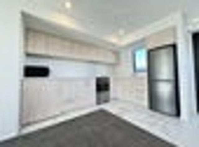 Townhouse for rent in Heathcote, Canterbury