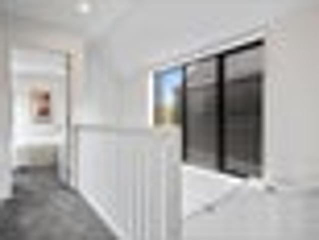 Townhouse for rent in Saint Albans, Linwood-Central-Heathcote Community