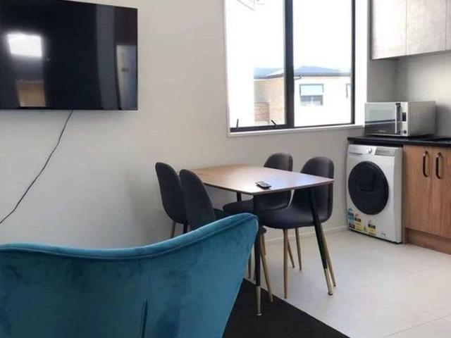 Townhouse for rent in Saint Albans, Canterbury