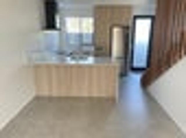 Townhouse for rent in Heathcote, Canterbury