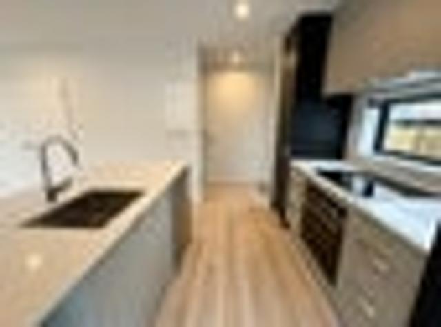 Townhouse for rent in Edgeware, Canterbury