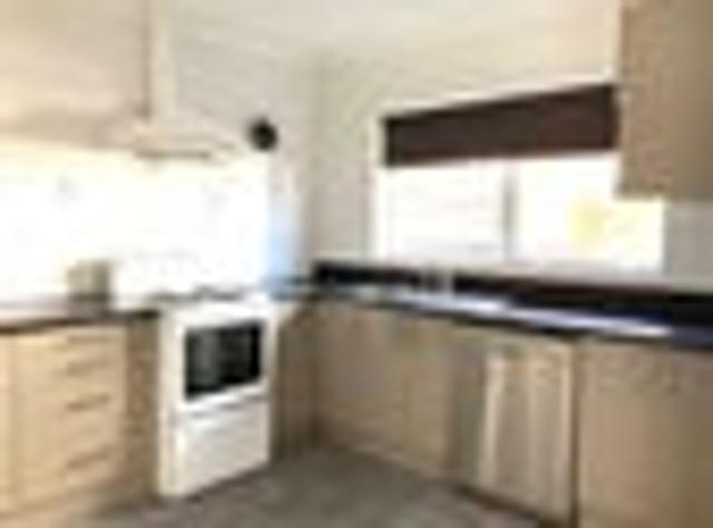 Townhouse for rent in Saint Albans, Canterbury