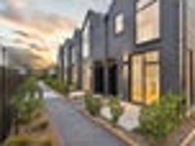Townhouse for rent in Saint Albans, Canterbury
