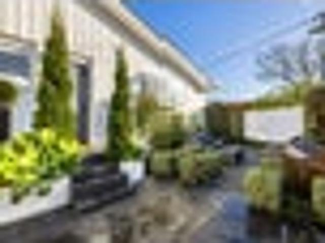 Townhouse for rent in Heathcote, Canterbury