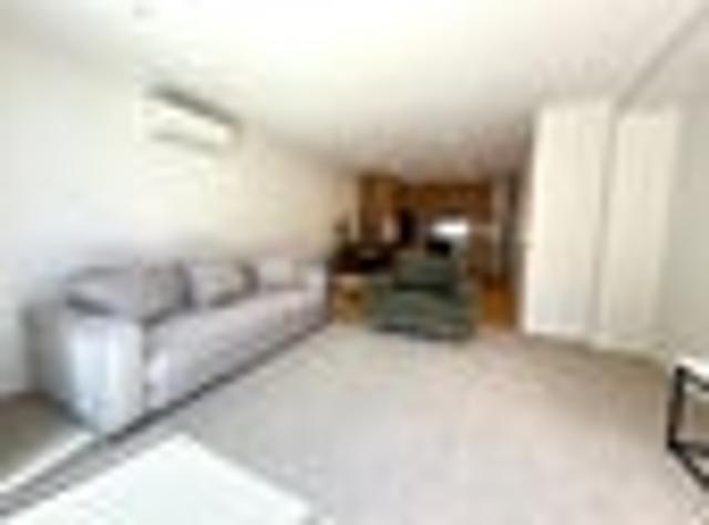 Townhouse for rent in Heathcote, Canterbury