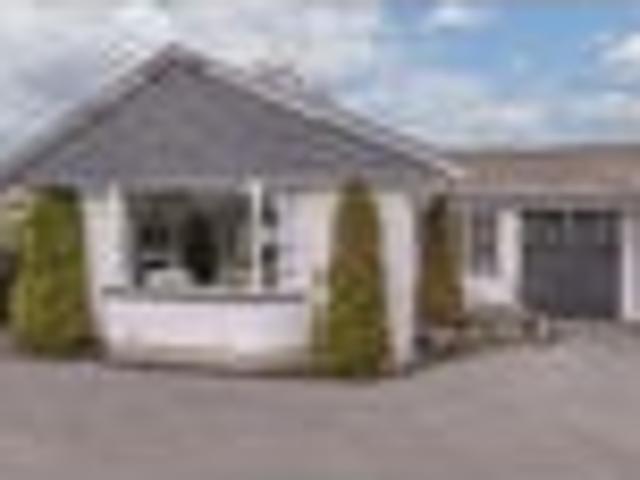 Townhouse for rent in Saint Albans, Canterbury