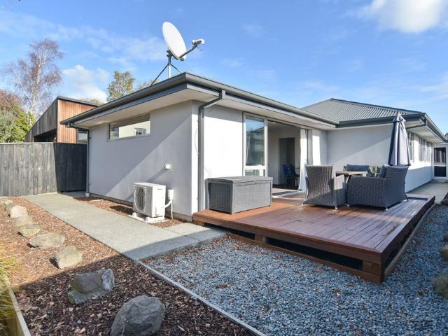 Townhouse for rent in Heathcote, Canterbury