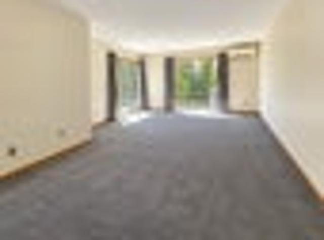 Townhouse for rent in Saint Albans, Linwood-Central-Heathcote Community