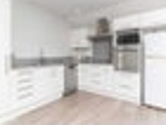 Townhouse for rent in Edgeware, Linwood-Central-Heathcote Community