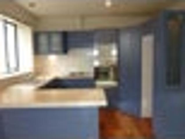 Townhouse for rent in Saint Albans, Linwood-Central-Heathcote Community