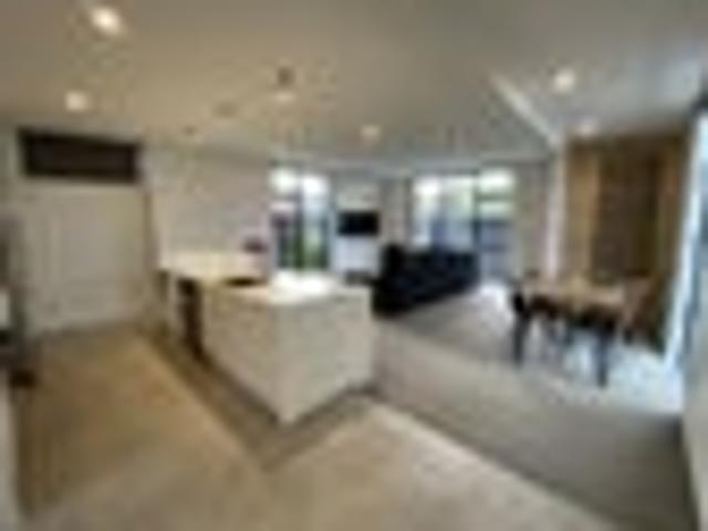 Townhouse for rent in Edgeware, Canterbury