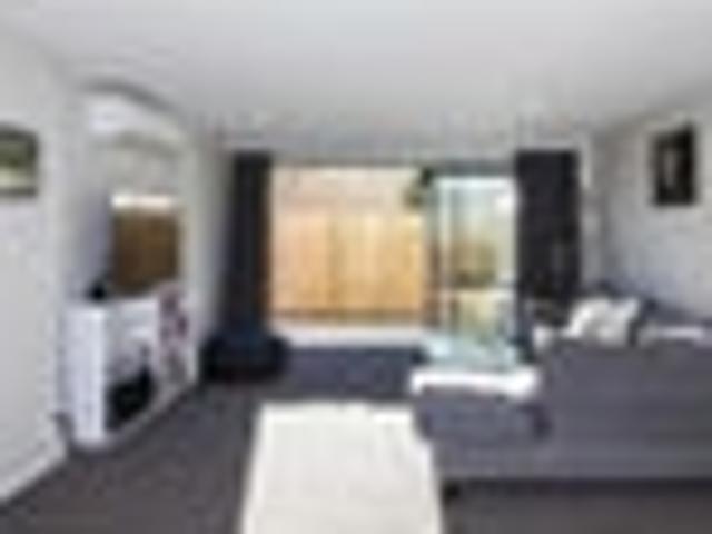 Townhouse for rent in Heathcote, Canterbury