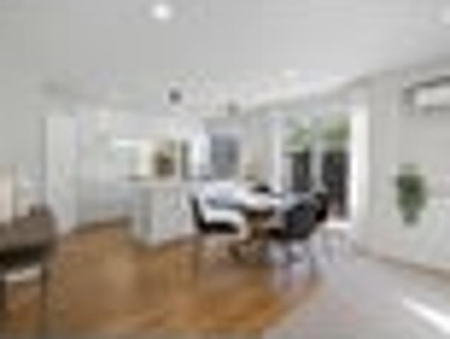 Townhouse for rent in Heathcote, Canterbury