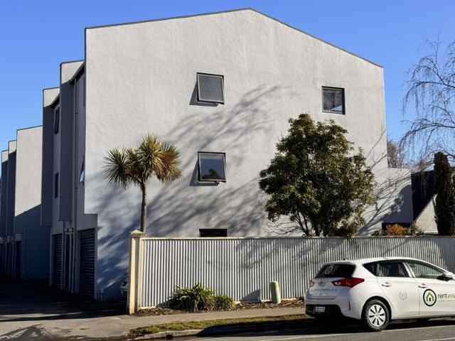 Apartment for rent in Heathcote, Canterbury