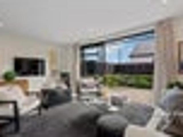 Townhouse for rent in Saint Albans, Canterbury