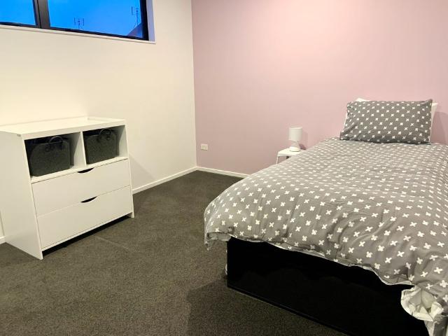 Townhouse for rent in Saint Albans, Canterbury