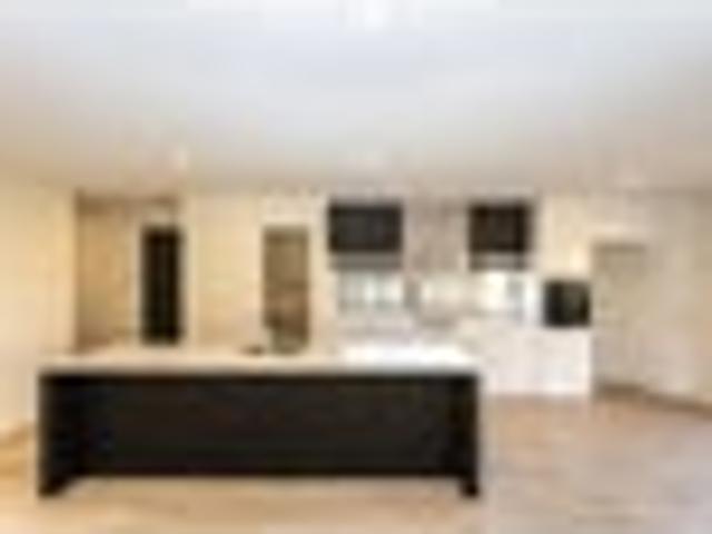 Townhouse for rent in Saint Albans, Canterbury