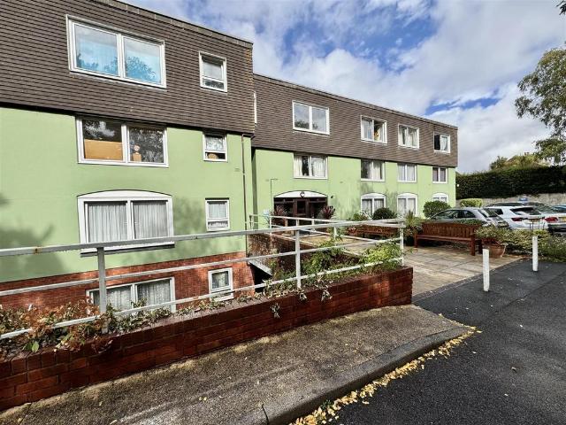 Apartment for rent in Charminster, Bournemouth