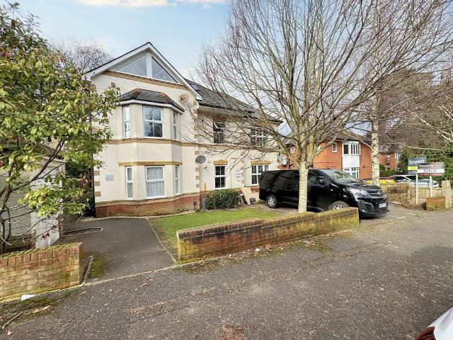 Apartment for rent in Charminster, Bournemouth