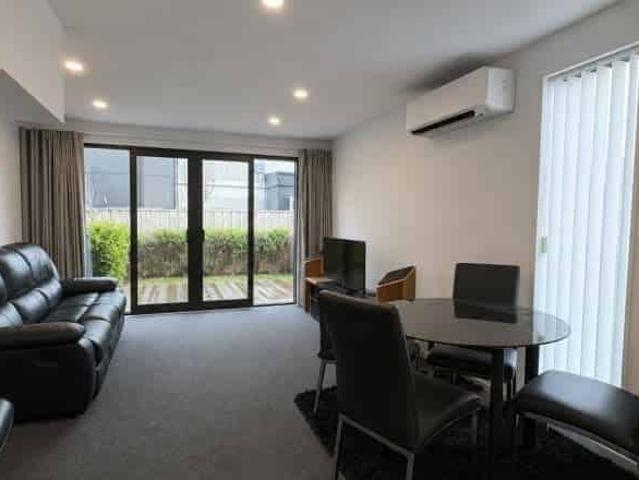 Townhouse for rent in Saint Albans, Canterbury