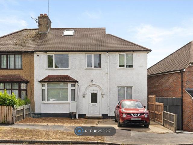 Studio for rent in The Image, Pouchen End
