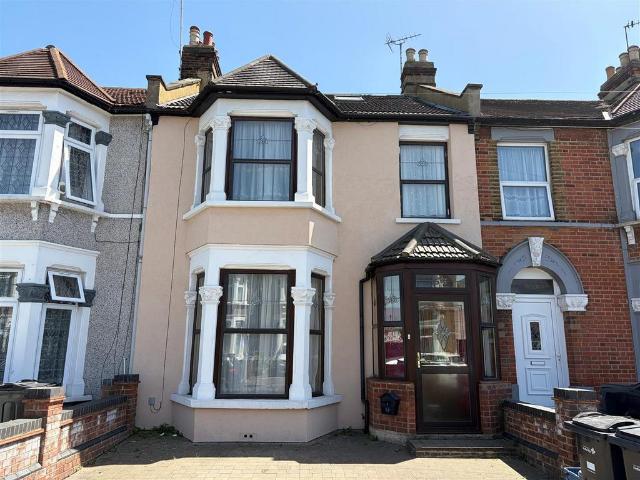House for rent in Seven Kings, Greater London