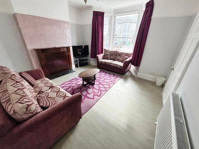 House for rent in Seven Kings, Greater London