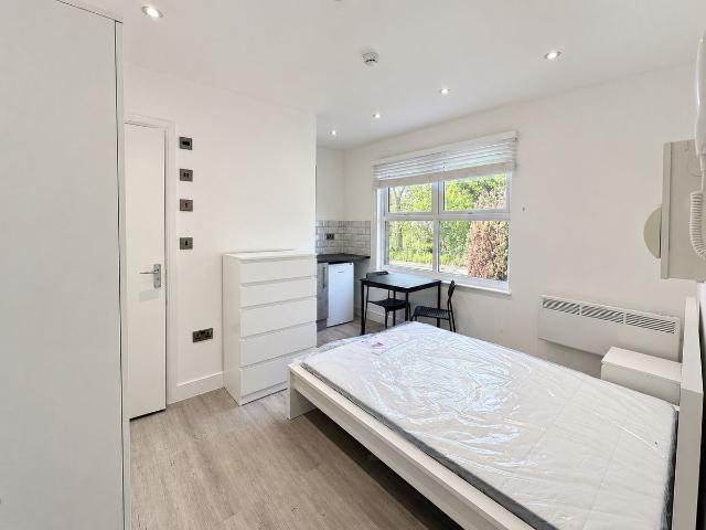 Room for rent in South Mimms and Ridge, South Mimms