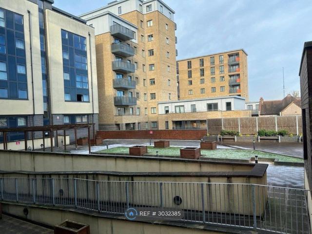 Studio for rent in North Watford, Hertfordshire