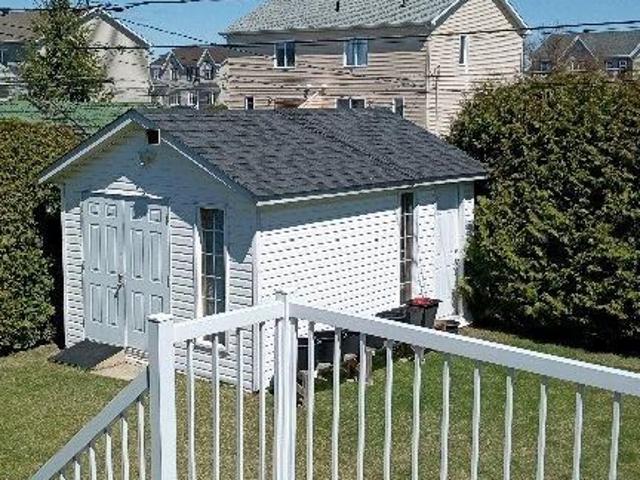 Apartment for rent in Saint-amable, Quebec