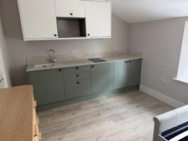 Studio for rent in Crockherbtown, Falcon Lodge