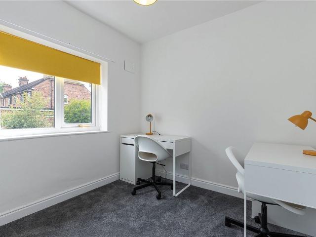 Room for rent in Poolfields, Butterton