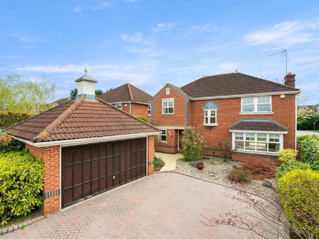 House for rent in Blackhills, Surrey