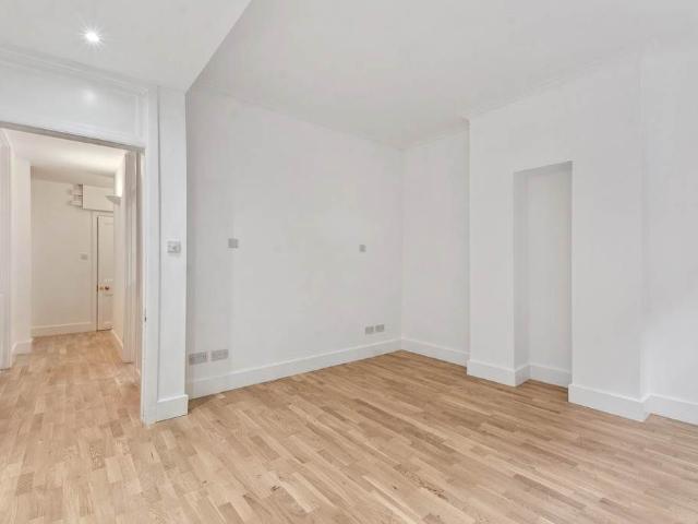 Apartment for rent in Marylebone, Greater London