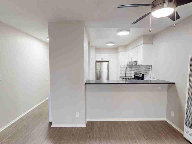 Apartment for rent in Vermont Square, Los Angeles