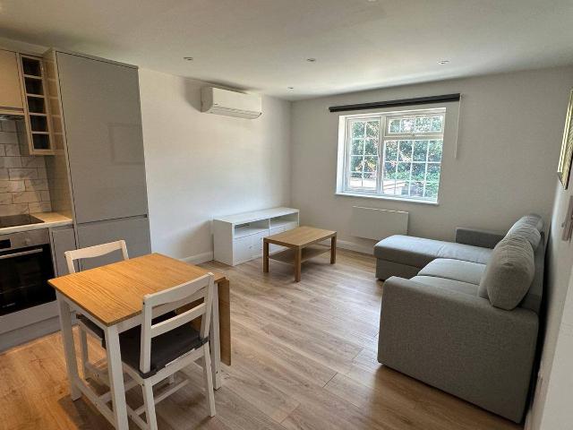 Apartment for rent in London Borough of Ealing, Greater London