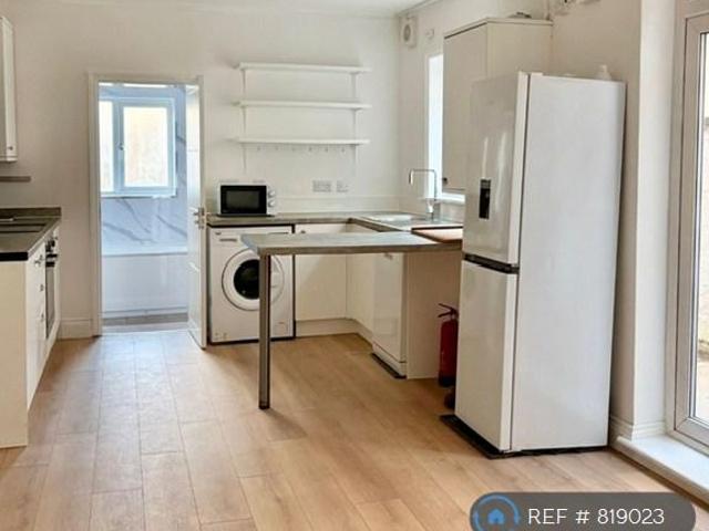 Apartment for rent in Higham Hill, Greater London